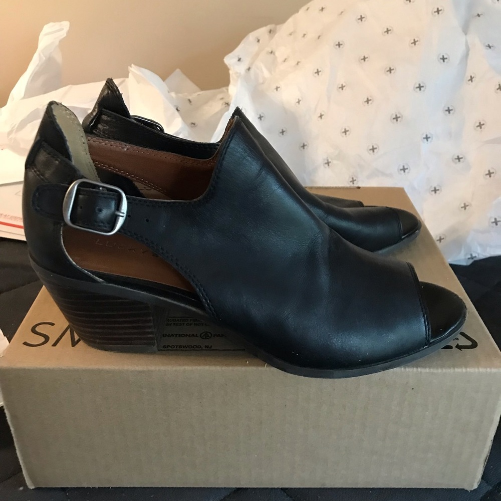 Lucky Brand sandals